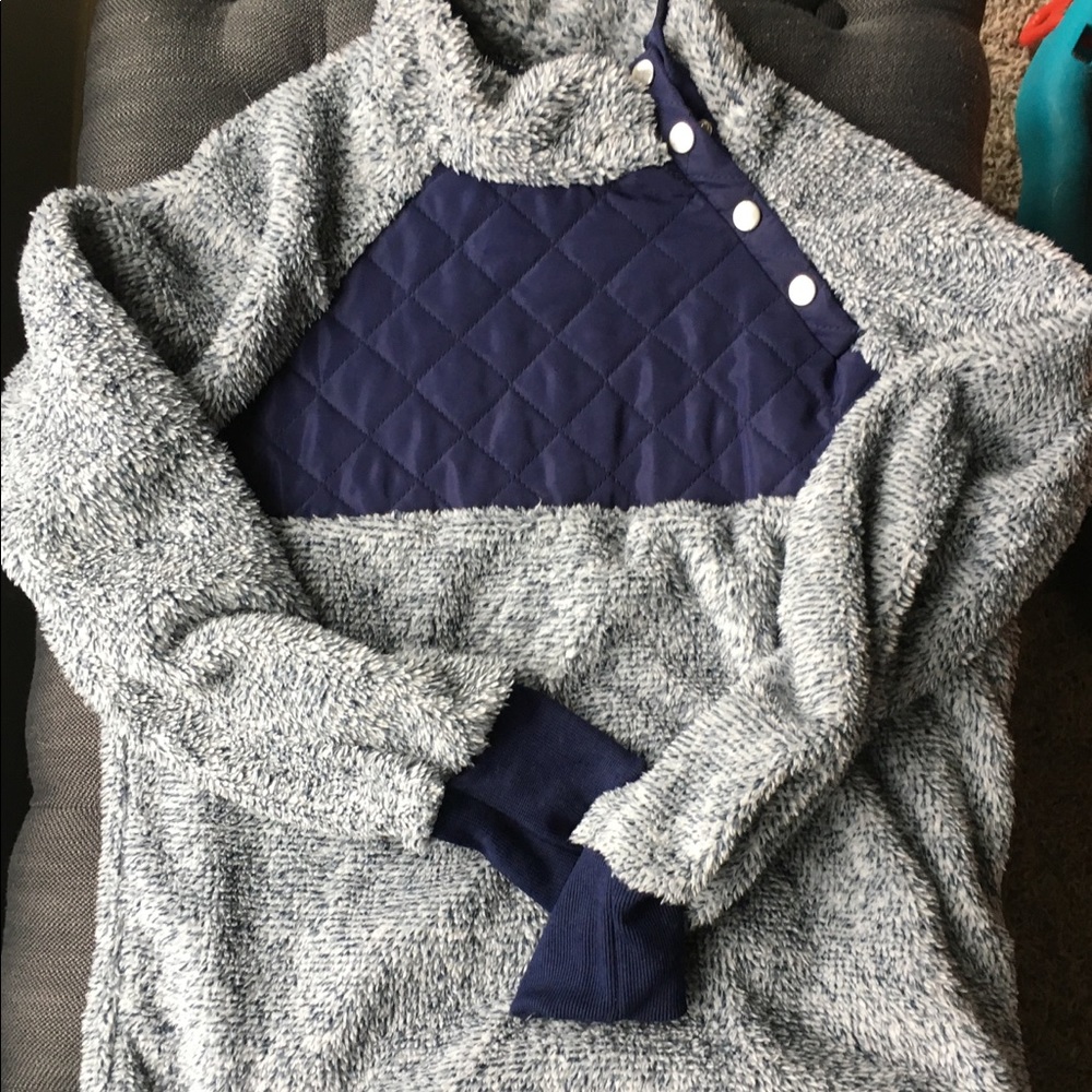Fuzzy sweatshirt pullover